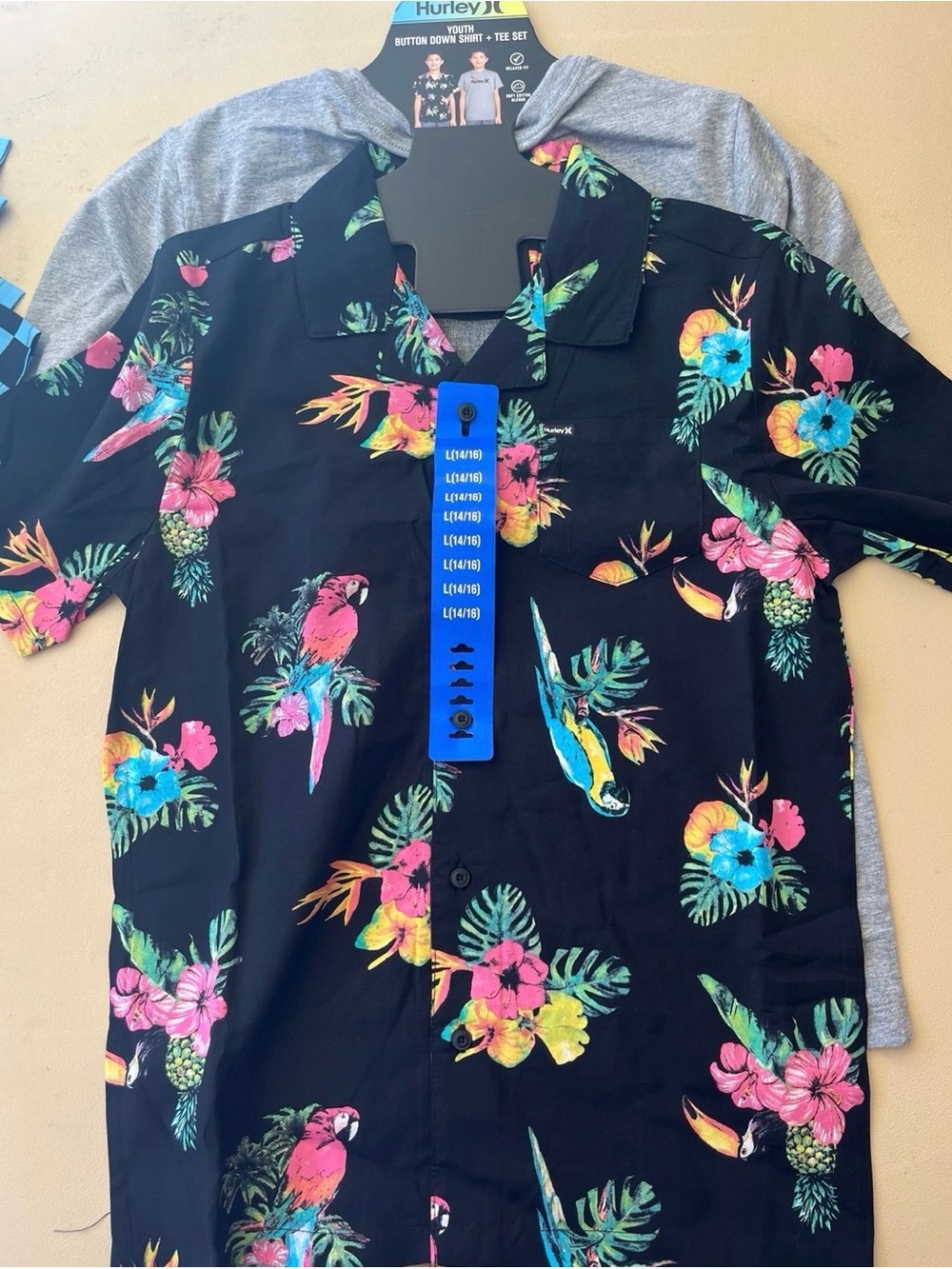 Hurley Men’s Black Tropical Floral Short Sleeve Shirt